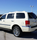 chrysler aspen 2007 white suv limited gasoline 8 cylinders rear wheel drive 5 speed automatic 76210