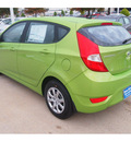 hyundai accent 2013 lt  green hatchback gs gasoline 4 cylinders front wheel drive automatic 77074