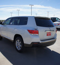 toyota highlander 2013 white suv gasoline 4 cylinders front wheel drive automatic 75110