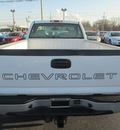 chevrolet silverado 1500 2004 white pickup truck gasoline 8 cylinders 4 wheel drive automatic 62863