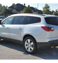 chevrolet traverse 2012 silver suv lt gasoline 6 cylinders front wheel drive automatic with overdrive 77090
