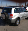 toyota rav4 2001 silver suv gasoline 4 cylinders all whee drive automatic 46219