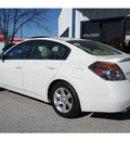 nissan altima 2007 white sedan 2 5 s gasoline 4 cylinders front wheel drive automatic 76541