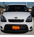 kia soul 2013 clear white wagon audio upgrade gasoline 4 cylinders front wheel drive 6 speed automatic 77375