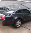 ford mustang 2008 gray coupe v6 deluxe gasoline 6 cylinders rear wheel drive automatic 76018