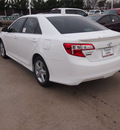 toyota camry 2013 white sedan se gasoline 4 cylinders front wheel drive automatic 76116