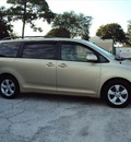 toyota sienna 2011 tan van le gasoline 6 cylinders front wheel drive automatic 32901
