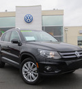 volkswagen tiguan 2013 black suv se 4motion gasoline 4 cylinders all whee drive 6 speed automatic 46410