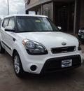 kia soul 2013 white soul! gasoline 4 cylinders front wheel drive automatic 75070