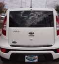 kia soul 2013 white soul! gasoline 4 cylinders front wheel drive automatic 75070