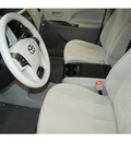 toyota sienna 2013 white van le 8 passenger gasoline 6 cylinders front wheel drive automatic 91731