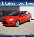 ford focus 2013 red sedan se flex fuel 4 cylinders front wheel drive automatic 75235