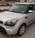 kia soul 2013 bright silver wagon audio pkg power tilt slide roof gasoline 4 cylinders front wheel drive 6 speed automatic 77375