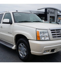 cadillac escalade 2005 white suv gasoline 8 cylinders all whee drive automatic 28557