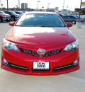toyota camry 2013 red sedan se gasoline 4 cylinders front wheel drive automatic 76011