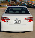 toyota camry 2013 white sedan le gasoline 4 cylinders front wheel drive automatic 76011