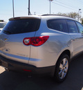 chevrolet traverse 2012 silver lt gasoline 6 cylinders front wheel drive automatic 75075