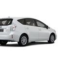 toyota prius v 2013 wagon hybrid 4 cylinders front wheel drive cont  variable trans  76053