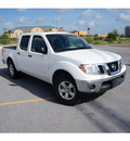 nissan frontier 2011 silver sv v6 gasoline 6 cylinders 2 wheel drive automatic 78552