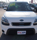 kia soul 2012 white hatchback gasoline 4 cylinders front wheel drive automatic with overdrive 77539
