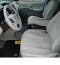 toyota sienna 2013 white van le 8 passenger gasoline 6 cylinders front wheel drive automatic 78232