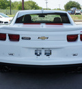 chevrolet camaro 2013 white coupe ss gasoline 8 cylinders rear wheel drive automatic 76051