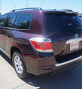 toyota sequoia 2011 maroon suv basese gasoline 8 cylinders 2 wheel drive automatic 76053