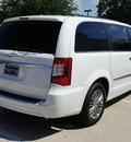 chrysler town country 2013 white van touring l flex fuel 6 cylinders front wheel drive automatic 76051