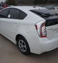 toyota prius 2014 white hatchback three hybrid 4 cylinders front wheel drive cvt 76053