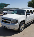 chevrolet suburban 2014 white suv lt 1500 8 cylinders automatic 76051