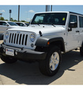 jeep wrangler unlimited 2014 white suv sport gasoline 6 cylinders 4 wheel drive automatic 75110