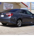 toyota camry 2014 gray sedan se gasoline 4 cylinders front wheel drive 6 speed automatic 79110
